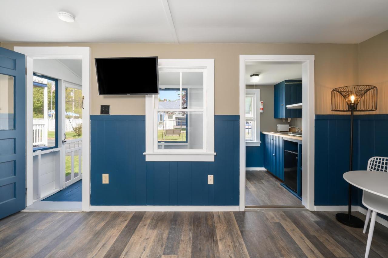 The Beaches Guestrooms And Cottages Wells Exterior photo