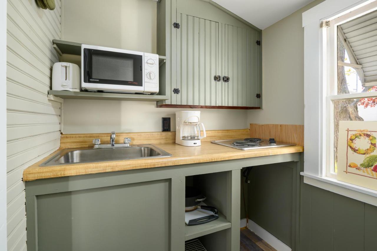 The Beaches Guestrooms And Cottages Wells Exterior photo