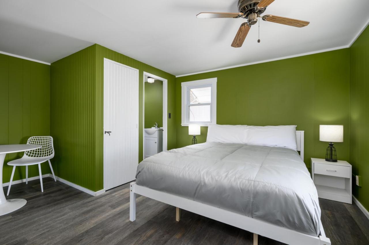 The Beaches Guestrooms And Cottages Wells Exterior photo