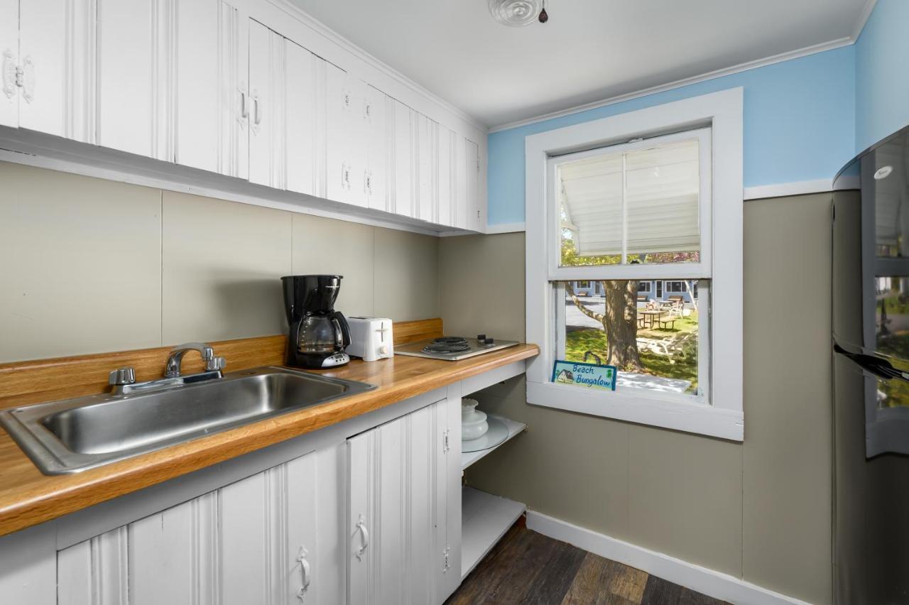 The Beaches Guestrooms And Cottages Wells Exterior photo