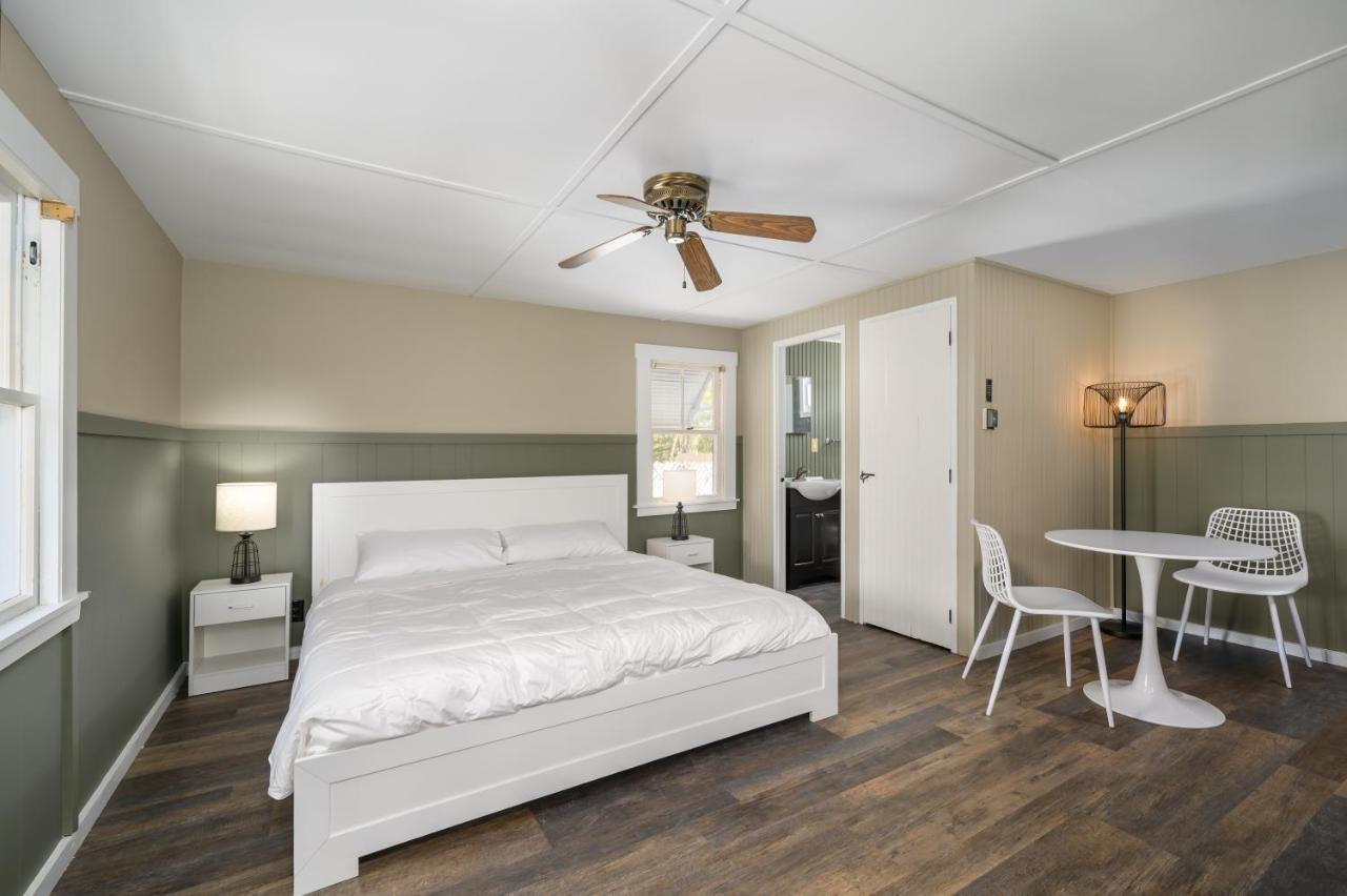 The Beaches Guestrooms And Cottages Wells Exterior photo