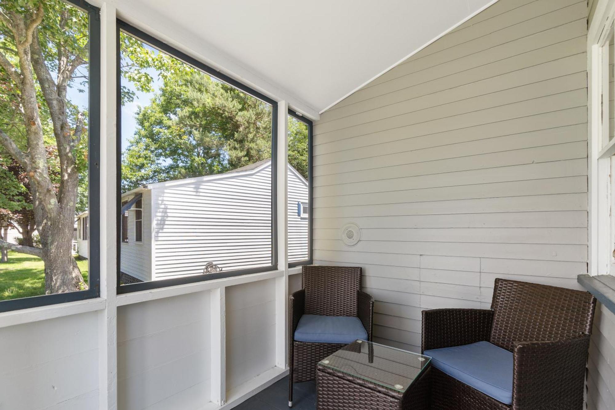 The Beaches Guestrooms And Cottages Wells Exterior photo