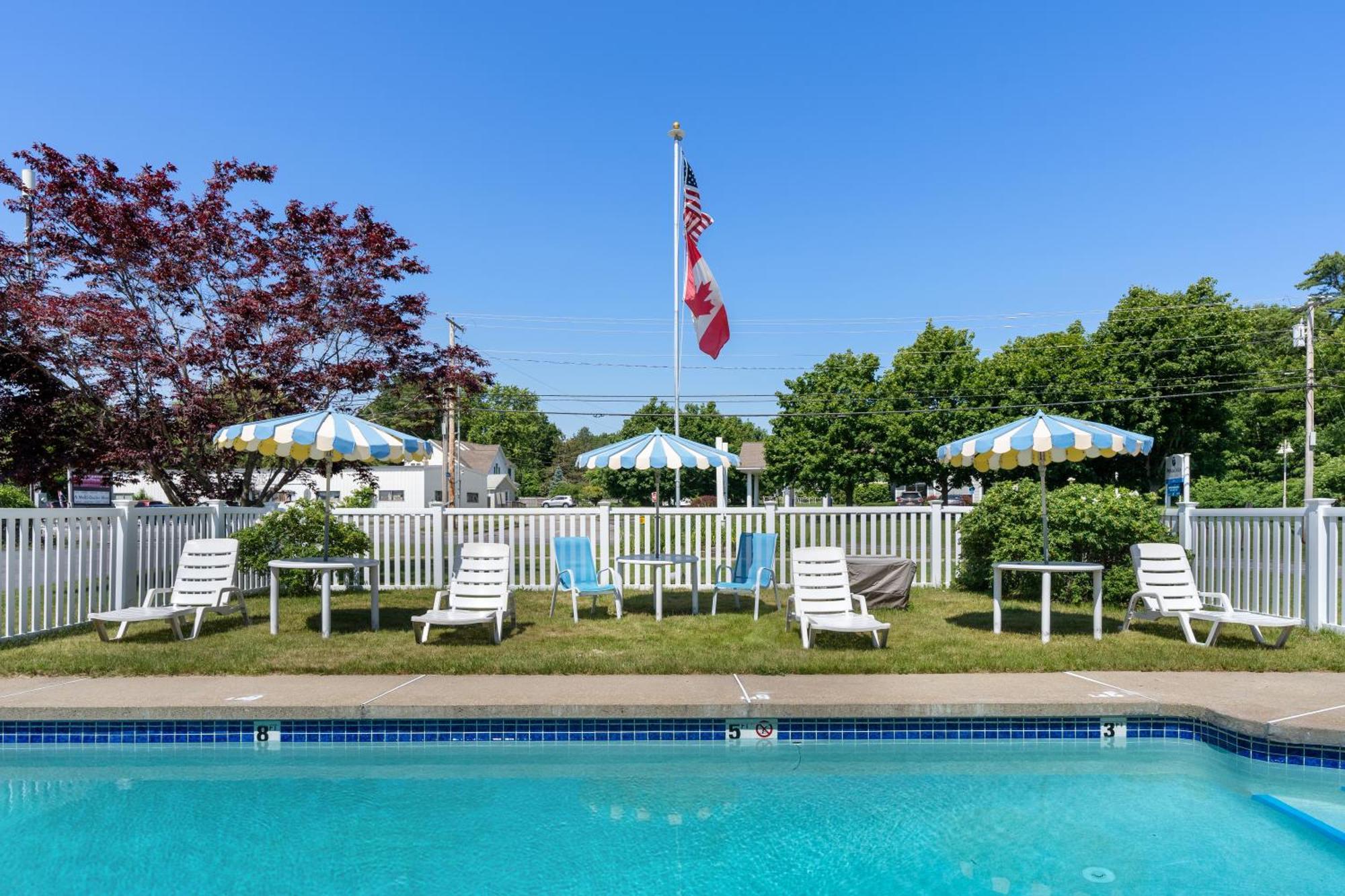 The Beaches Guestrooms And Cottages Wells Exterior photo