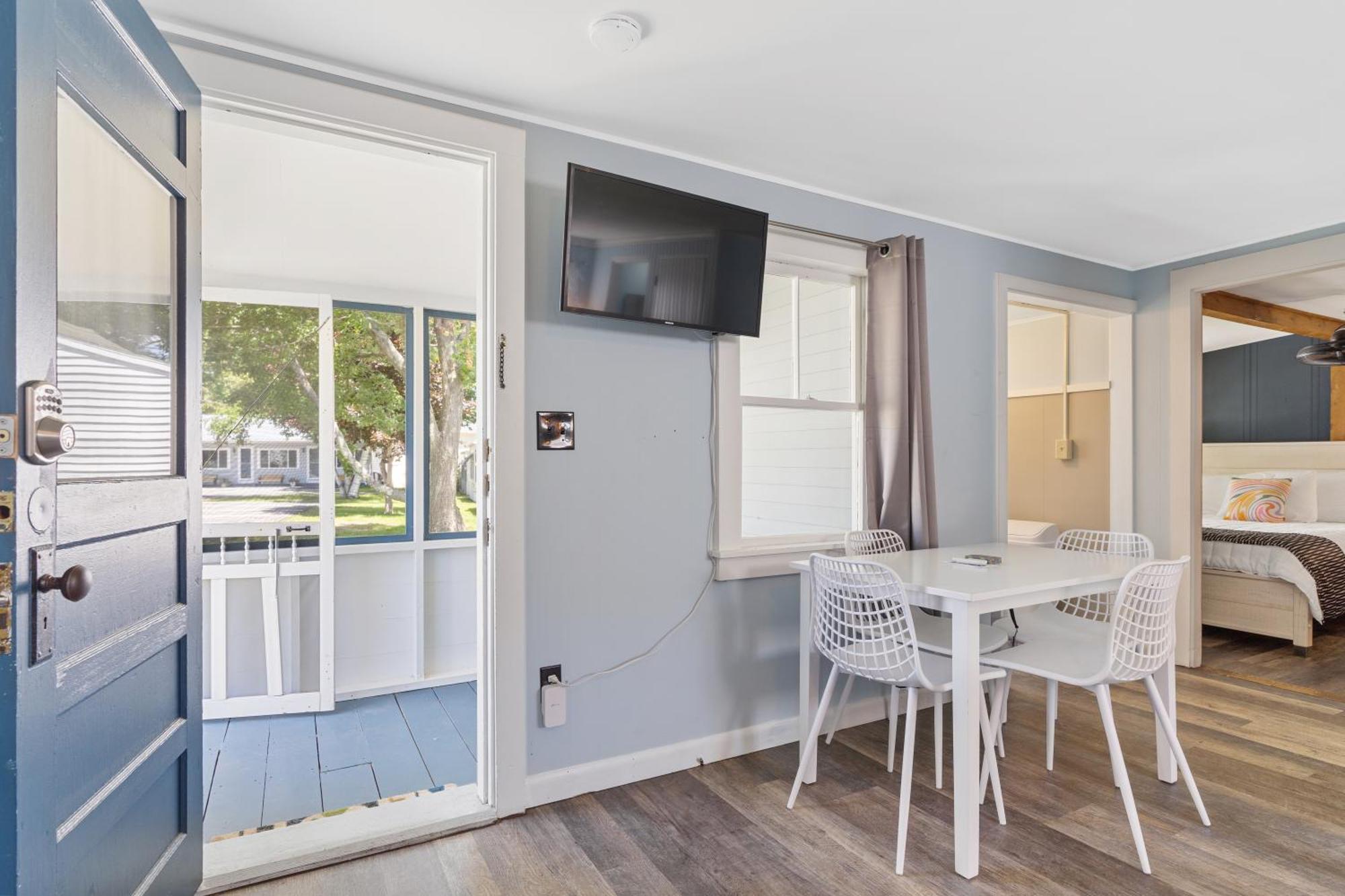 The Beaches Guestrooms And Cottages Wells Exterior photo