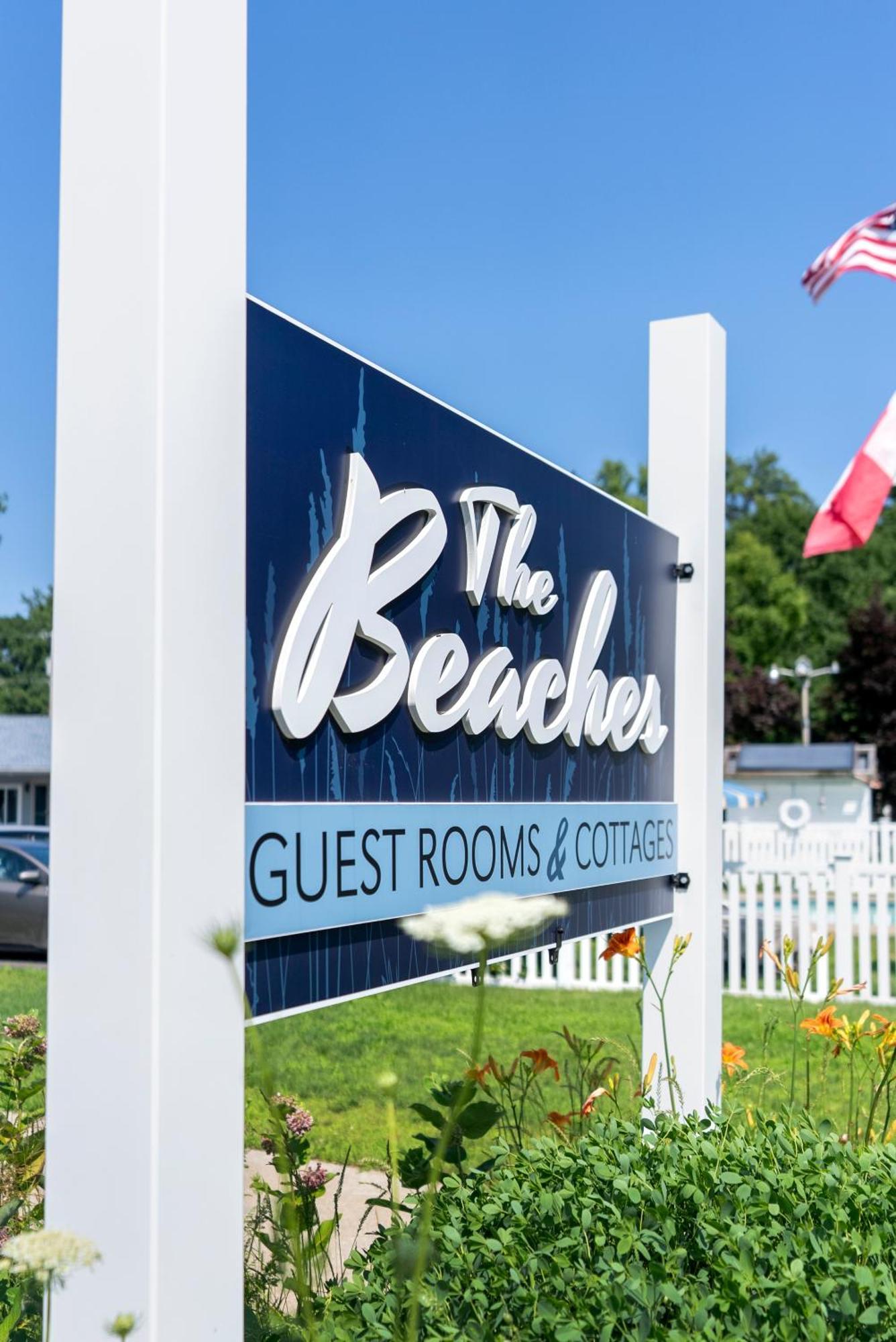 The Beaches Guestrooms And Cottages Wells Exterior photo