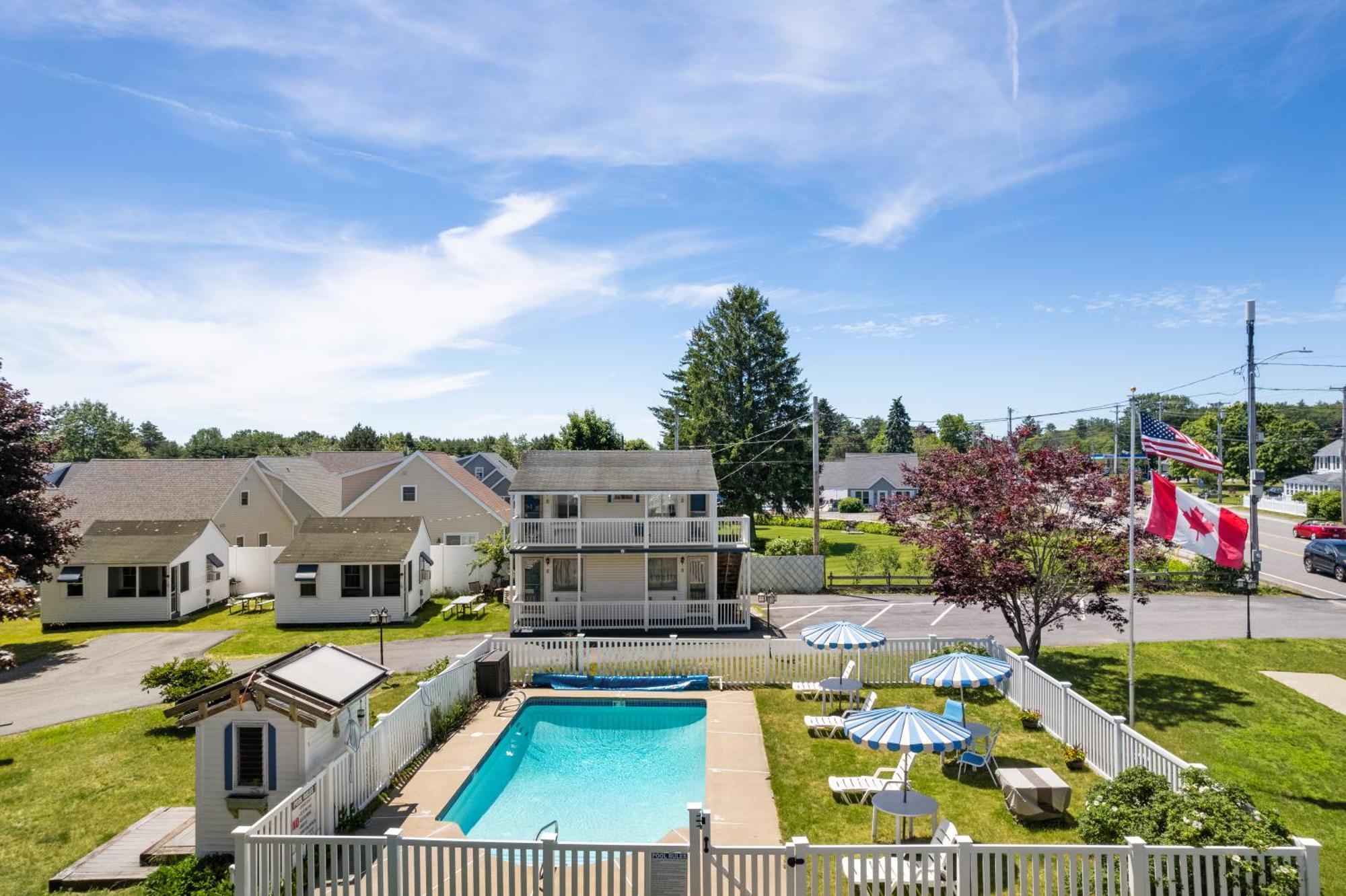 The Beaches Guestrooms And Cottages Wells Exterior photo