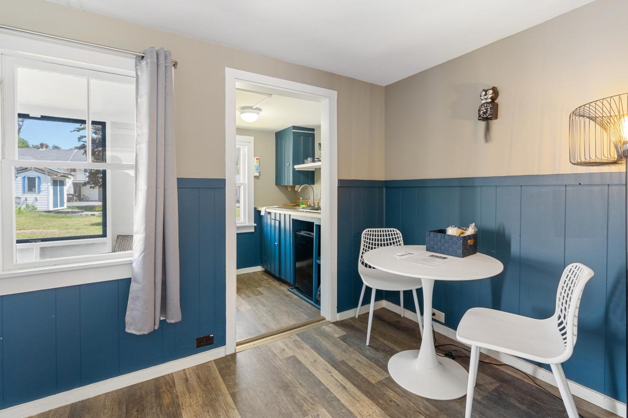 The Beaches Guestrooms And Cottages Wells Exterior photo