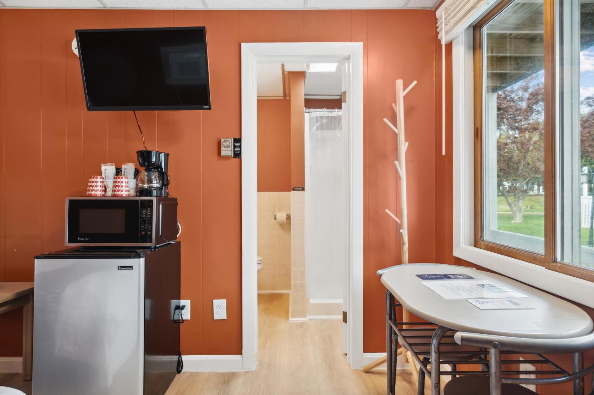 The Beaches Guestrooms And Cottages Wells Exterior photo