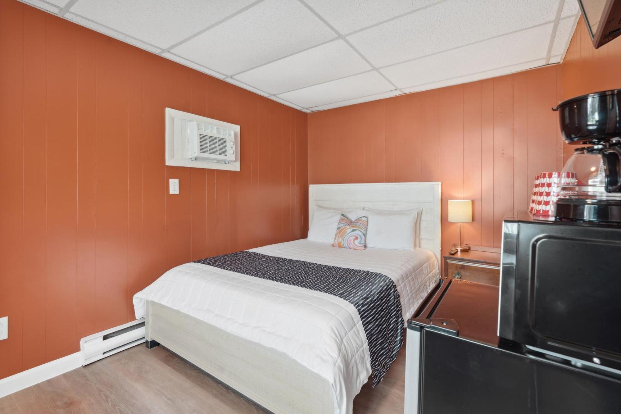 The Beaches Guestrooms And Cottages Wells Exterior photo