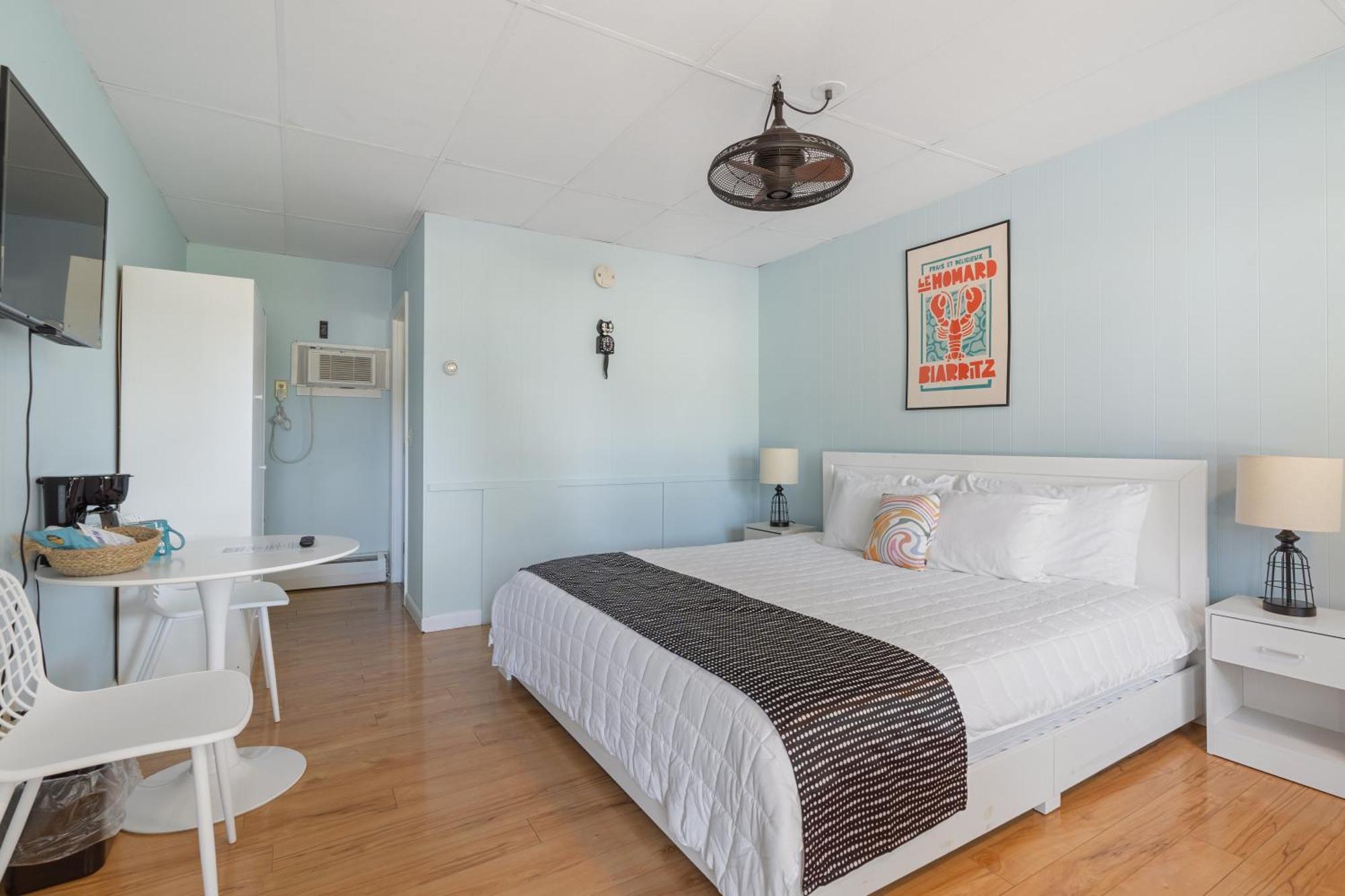 The Beaches Guestrooms And Cottages Wells Exterior photo