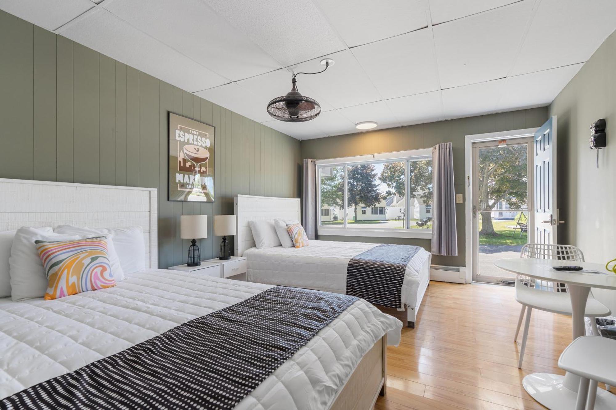 The Beaches Guestrooms And Cottages Wells Exterior photo